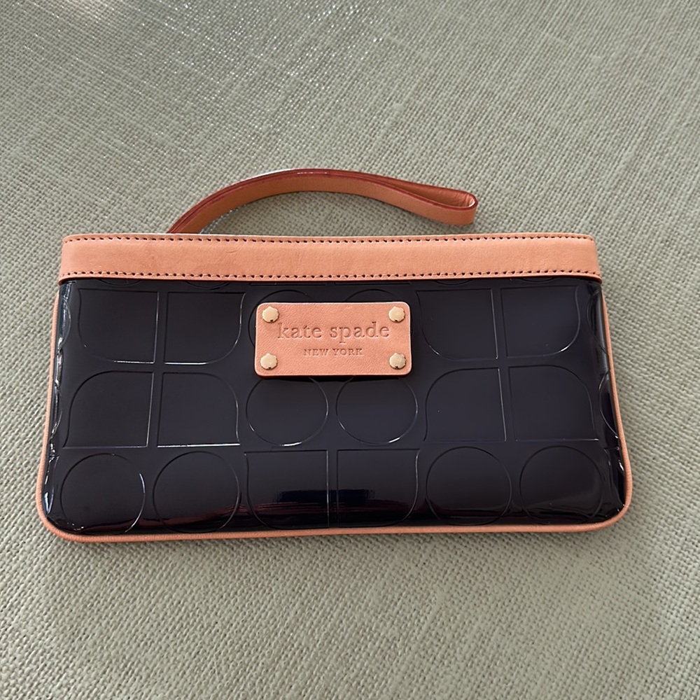 Kate Spade clutch wristlet Navy with nude trim and green grass interior Like new